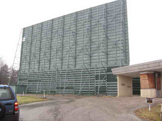 Park Layne 69 Drive-In - 2006 Photo (newer photo)